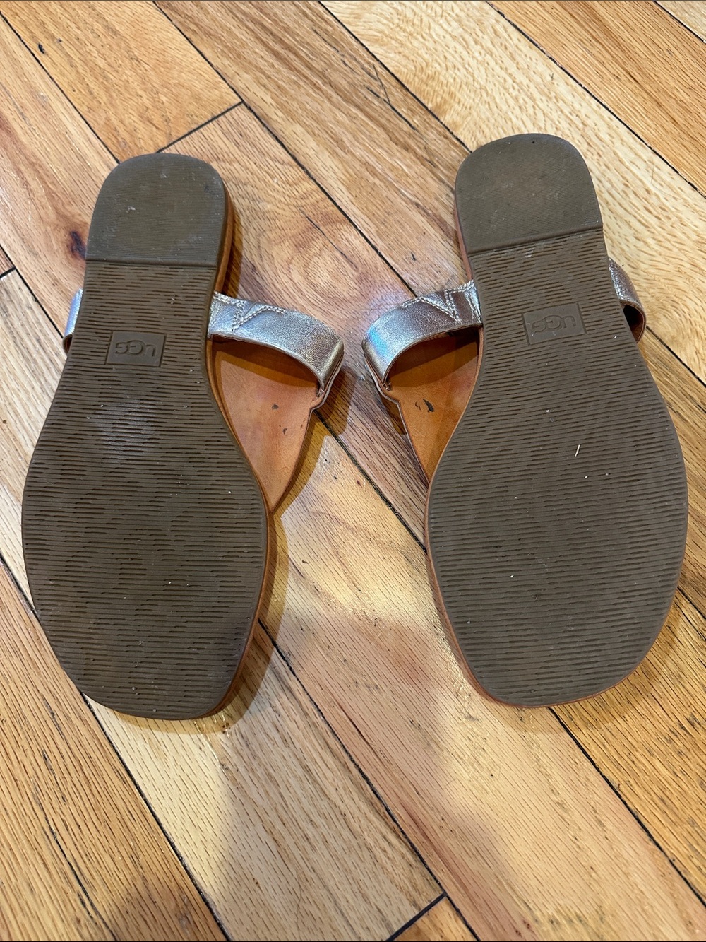 UGG Metallic Gold Sandals - Picture 2 of 3